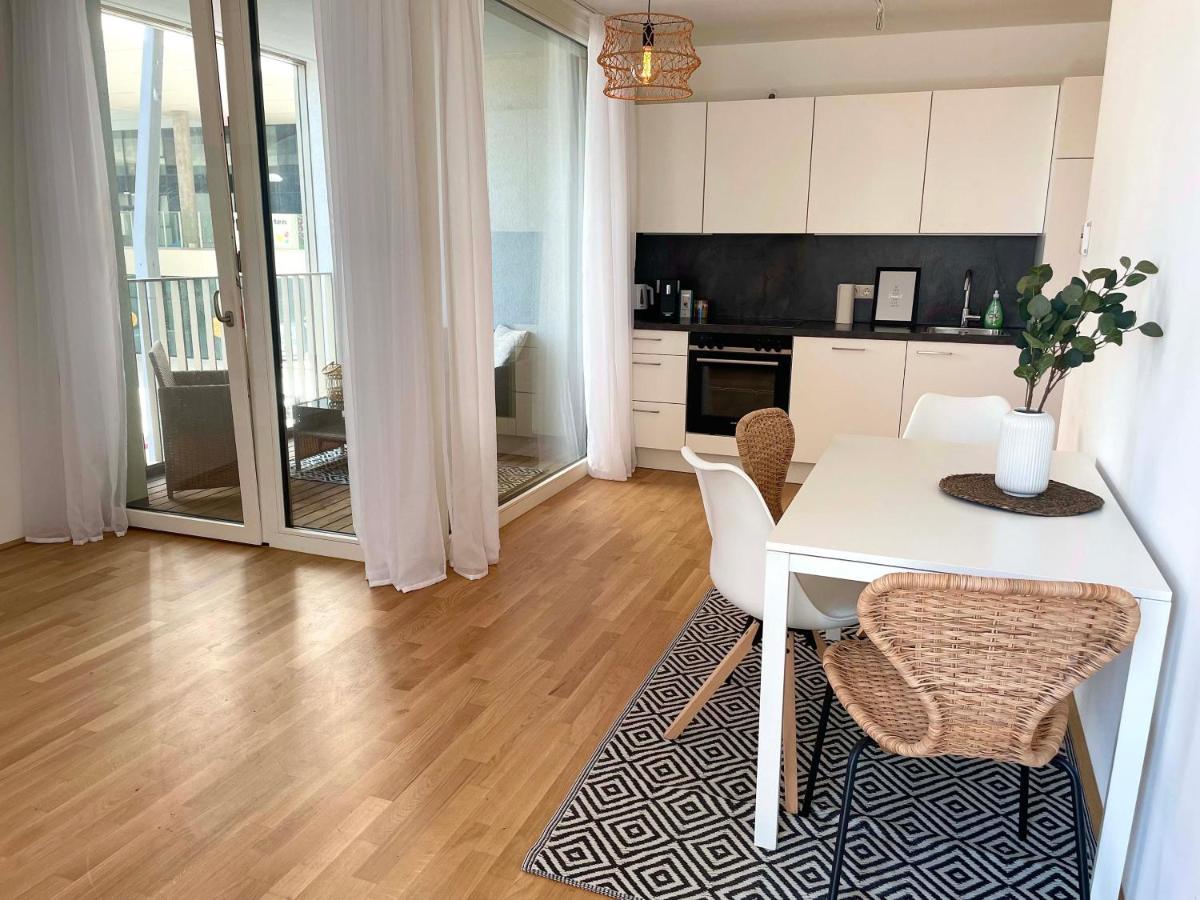 Urban Oasis: Stylische Wohnung Відень Екстер'єр фото